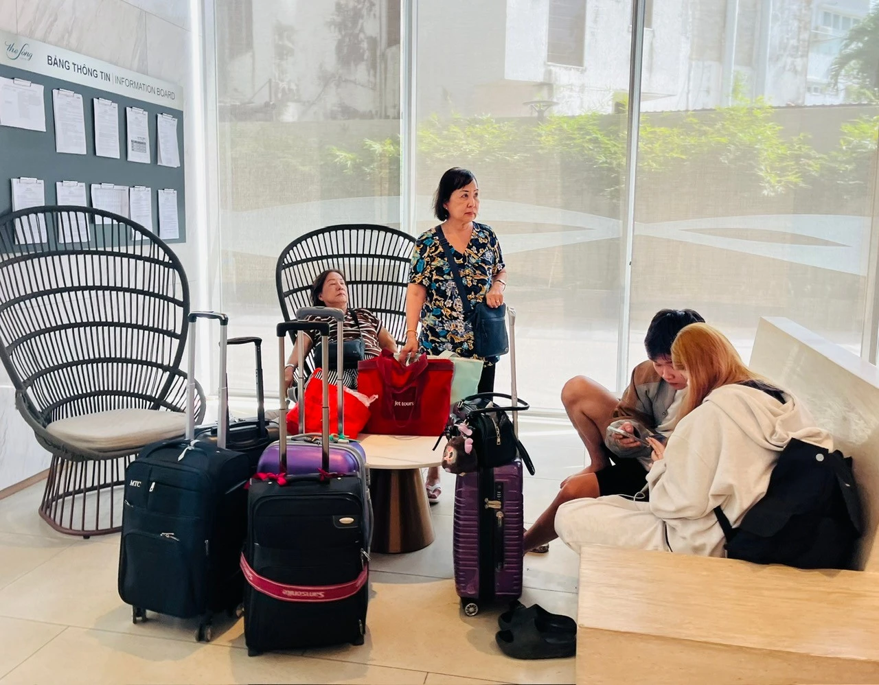 Người dân chuyển hướng đi du lịch theo nhóm, khách đoàn để tiết kiệm chi phí trong dịp lễ 30/4.