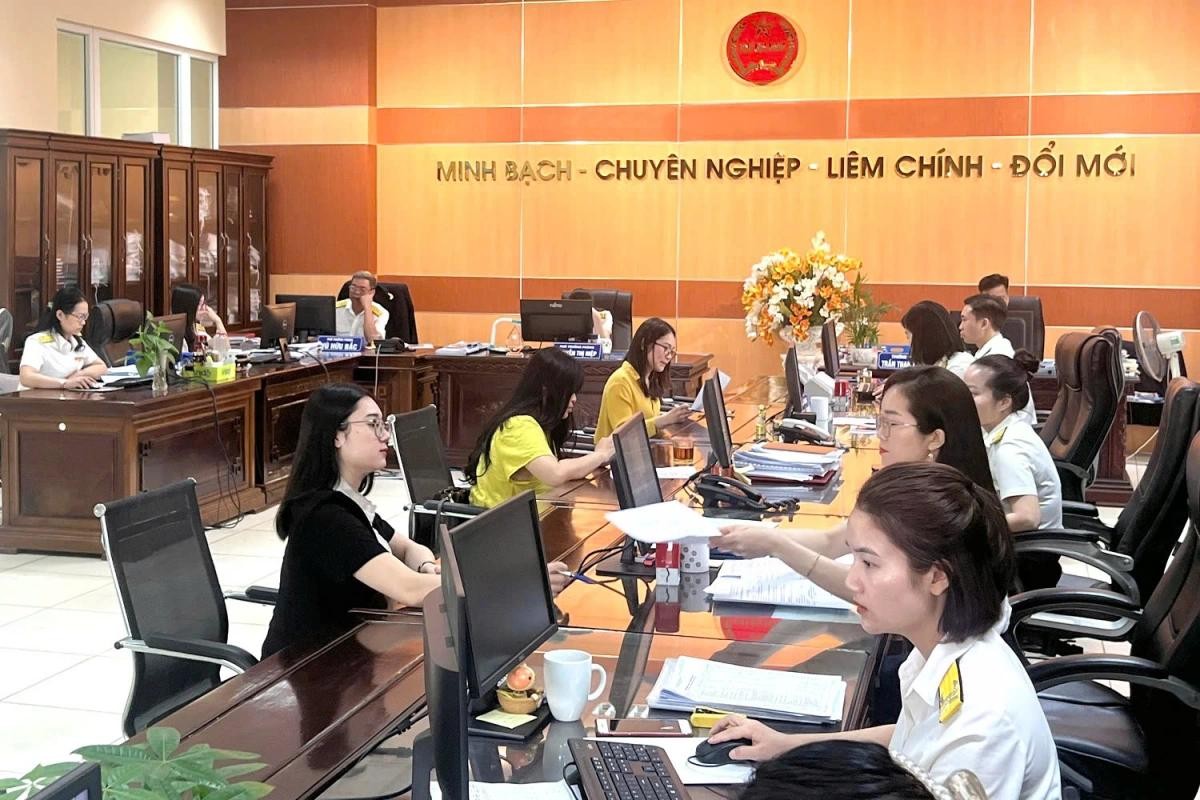 Tổ chức lại từ 20 chi cục thuế thành 34 Thuế tỉnh, thành phố trực thuộc Trung ương (Ảnh minh họa: KT) Tổ chức lại từ 20 chi cục thuế thành 34 Thuế tỉnh, thành phố trực thuộc Trung ương (Ảnh minh họa: KT)