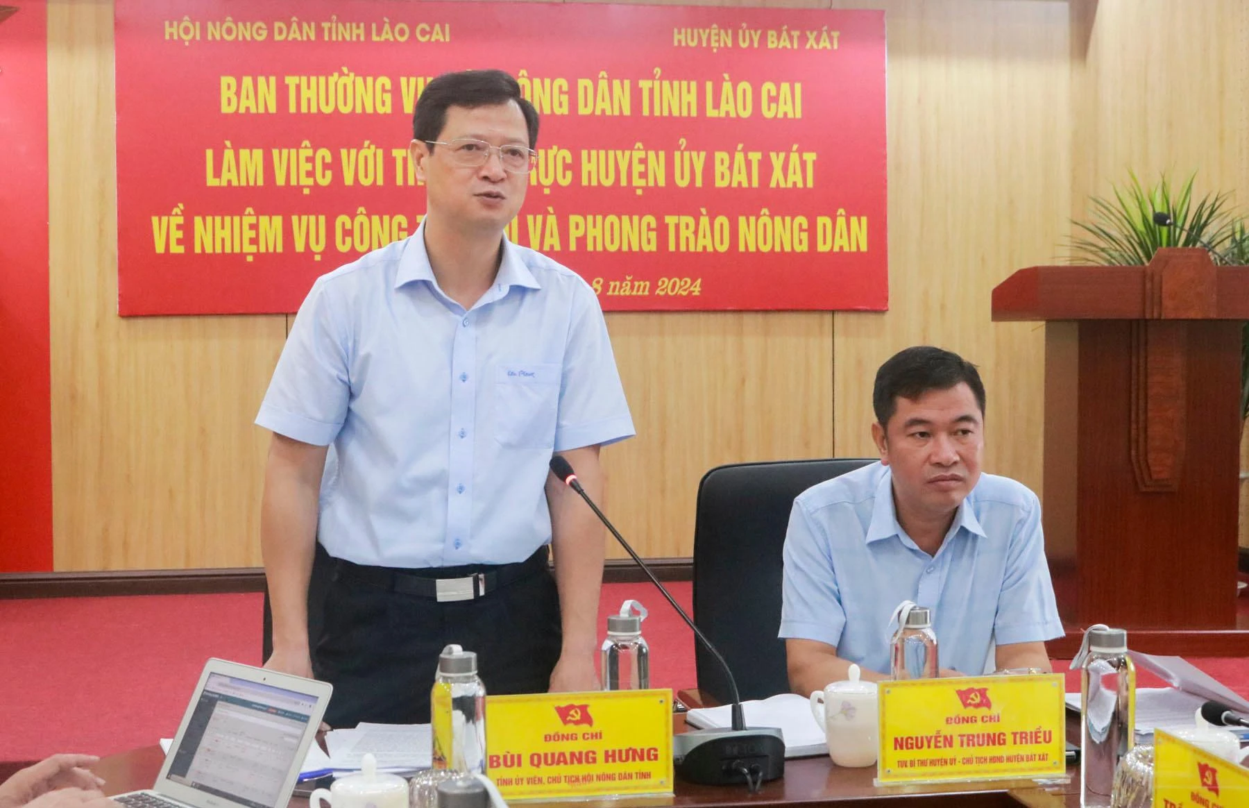 Đồng chí Bùi Quang Hưng, Chủ tịch HND tỉnh Lào Cai phát biêu tại buổi làm việc.jpg