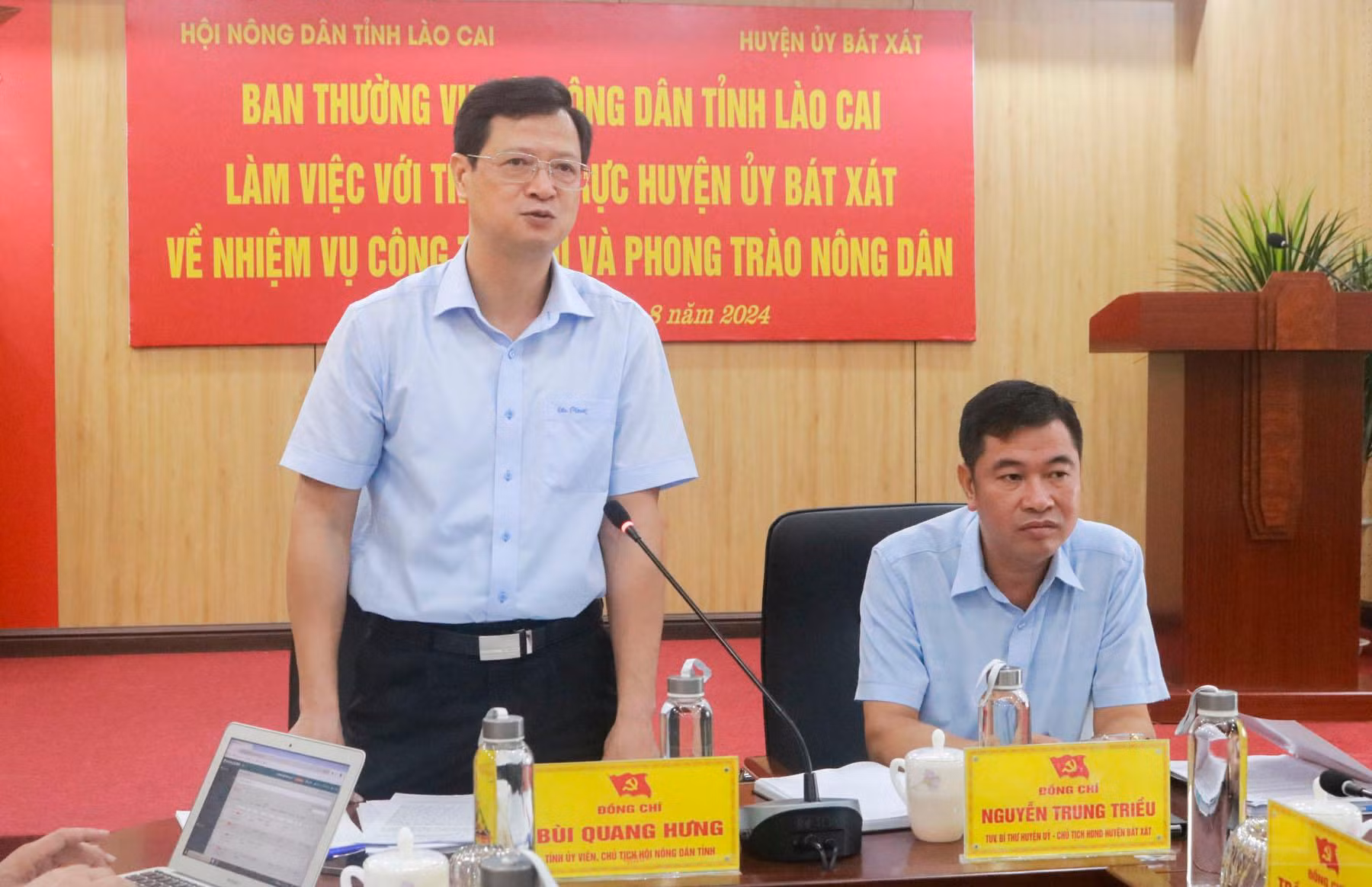 Đồng chí Bùi Quang Hưng, Chủ tịch HND tỉnh Lào Cai phát biêu tại buổi làm việc.jpg