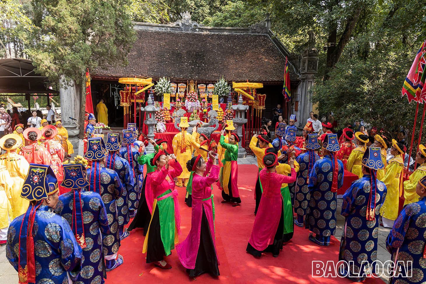 Tại miền biên cương Lào Cai, Quốc công tiết chế Hưng Đạo Vương Trần Quốc Tuấn được người dân thờ phụng tại đền Thượng, hằng năm tổ chức lễ hội từ ngày 13 - 15 tháng Giêng. b7.jpg