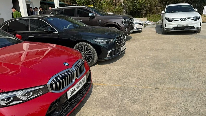 Tang vật vụ lừa đảo, chiếm đoạt tài sản, rửa tiền.