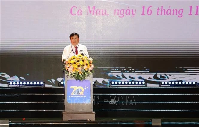 Chủ tịch UBND tỉnh Cà Mau Phạm Thành Ngại phát biểu. Ảnh: Hồng Đạt/TTXVN