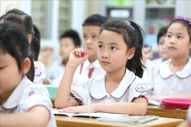 Trong kỳ nghỉ hè, Sở Giáo dục và Đào tạo Hà Nội khuyến khích các nhà trường tạo điều kiện cho học sinh được sử dụng cơ sở vật chất của đơn vị. Ảnh minh họa: Thành Đạt/TTXVN Trong kỳ nghỉ hè, Sở Giáo dục và Đào tạo Hà Nội khuyến khích các nhà trường tạo điều kiện cho học sinh được sử dụng cơ sở vật chất của đơn vị. Ảnh minh họa: Thành Đạt/TTXVN