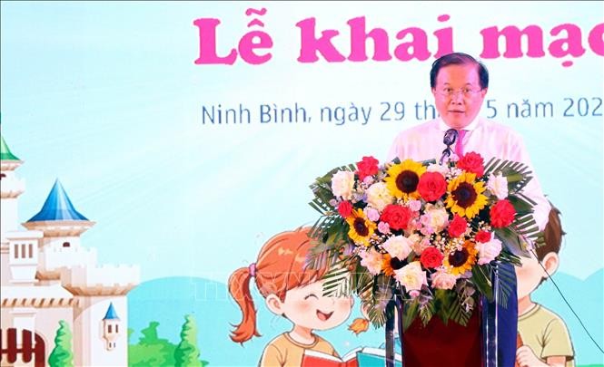 Thứ trưởng Bộ Văn hóa, Thể thao và Du lịch Tạ Quang Đông phát biểu khai mạc ngày hội. Ảnh: Hải Yến/TTXVN. Thứ trưởng Bộ Văn hóa, Thể thao và Du lịch Tạ Quang Đông phát biểu khai mạc ngày hội. Ảnh: Hải Yến/TTXVN.