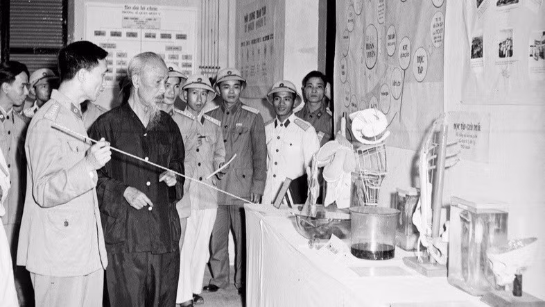 Tình cảm sâu đậm của Bác đối với các tầng lớp nhân dân.