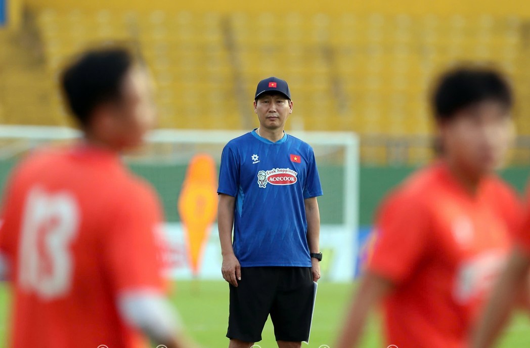 Đoàn quân của HLV Kim Sang-sik cũng sẽ phải đối mặt với sức nóng trên sân Bukit Jalil ở Kuala Lumpur. Ảnh: VFF Đoàn quân của HLV Kim Sang-sik cũng sẽ phải đối mặt với sức nóng trên sân Bukit Jalil ở Kuala Lumpur. Ảnh: VFF