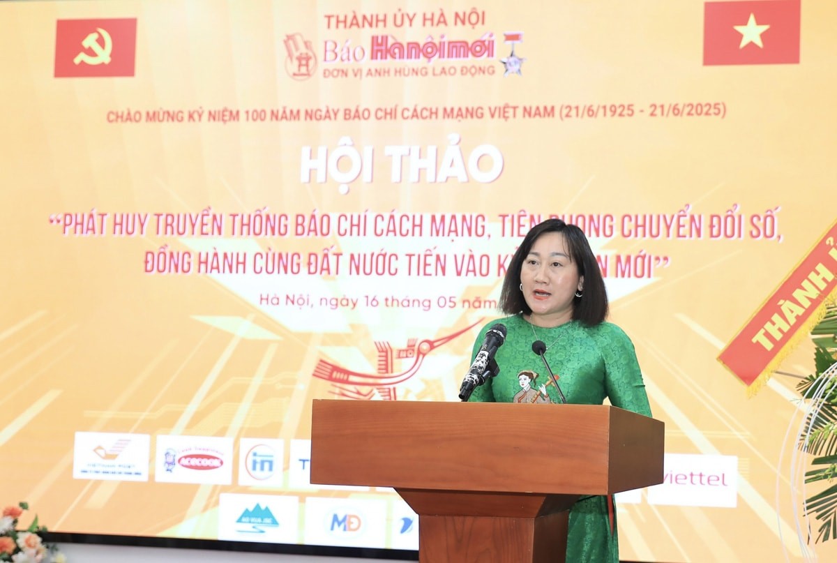 Các đại biểu tham luận tại hội thảo. Ảnh: Báo Hànộimới baosggp.jpg