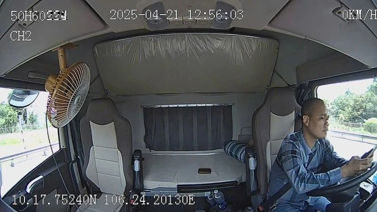 Kiểm tra lái xe kinh doanh vận tải từ thiết bị giám sát hành trình.