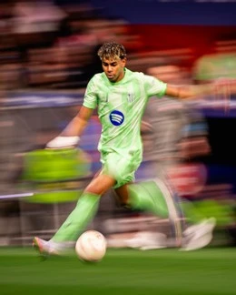 Lamine Yamal góp công lớn vào tấm vé chung kết của đội nhà - Ảnh: FCB