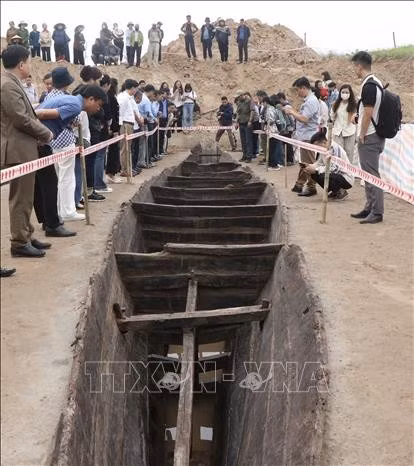 Phó Giáo sư Tiến sĩ Bùi Minh Trí, Viện Khảo Cổ học nhận định, đây là loại hình thuyền mang tính quốc tế, ảnh hưởng của khu vực châu Á Thái Bình Dương, được gọi là thuyền song thân.