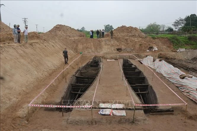 Các nhà khảo cổ học đều nhận định đây là lần đầu tiên tại Việt Nam phát hiện ra hai chiếc thuyền có kết cấu liên kết với nhau rất kiên cố bằng 1 thanh gỗ ở đầu thuyền.