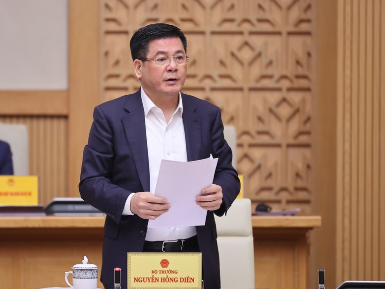 Bộ trưởng Bộ Công Thương Nguyễn Hồng Diên phát biểu tại phiên họp - Ảnh: VGP/Nhật Bắc Bộ trưởng Bộ Công Thương Nguyễn Hồng Diên phát biểu tại phiên họp - Ảnh: VGP/Nhật Bắc