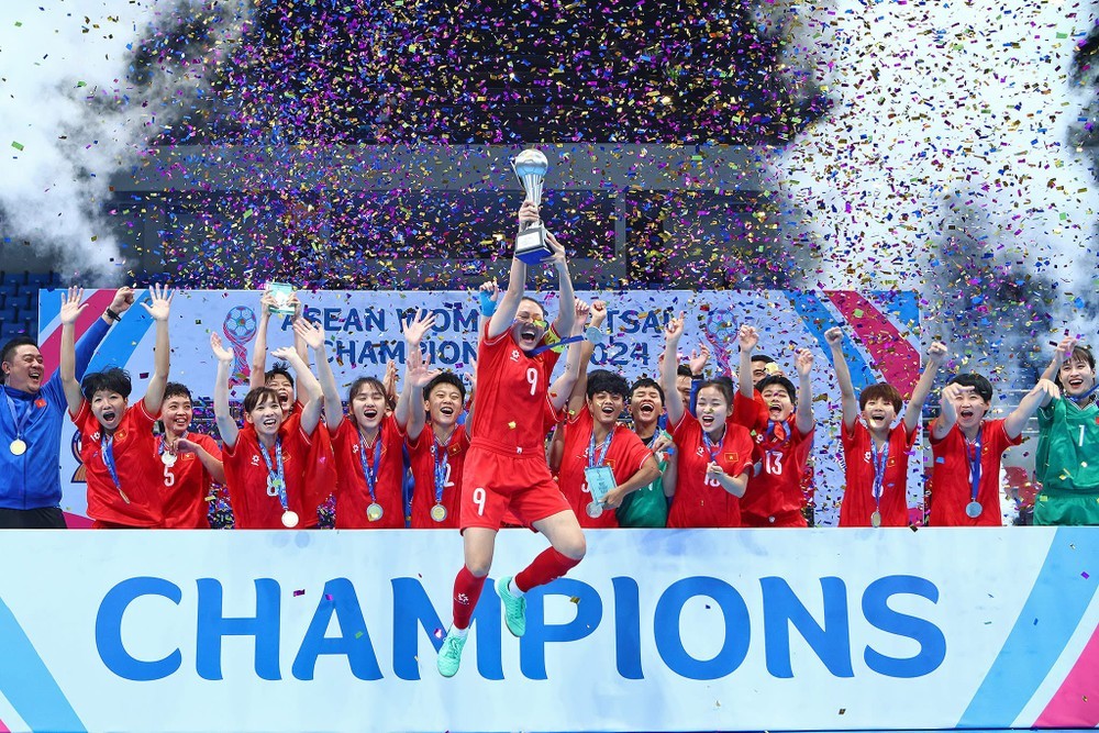 Đội tuyển futsal nữ Việt Nam phấn đấu đoạt vé dự Futsal World Cup nữ 2025. Đội tuyển futsal nữ Việt Nam phấn đấu đoạt vé dự Futsal World Cup nữ 2025.