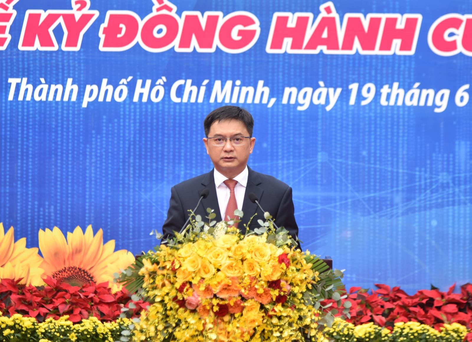 Ông Nguyễn Mạnh Cường, Trưởng Ban Tuyên giáo và Dân vận Thành ủy TP Hồ Chí Minh phát biểu tại lễ khai mạc. Ông Nguyễn Mạnh Cường, Trưởng Ban Tuyên giáo và Dân vận Thành ủy TP Hồ Chí Minh phát biểu tại lễ khai mạc.