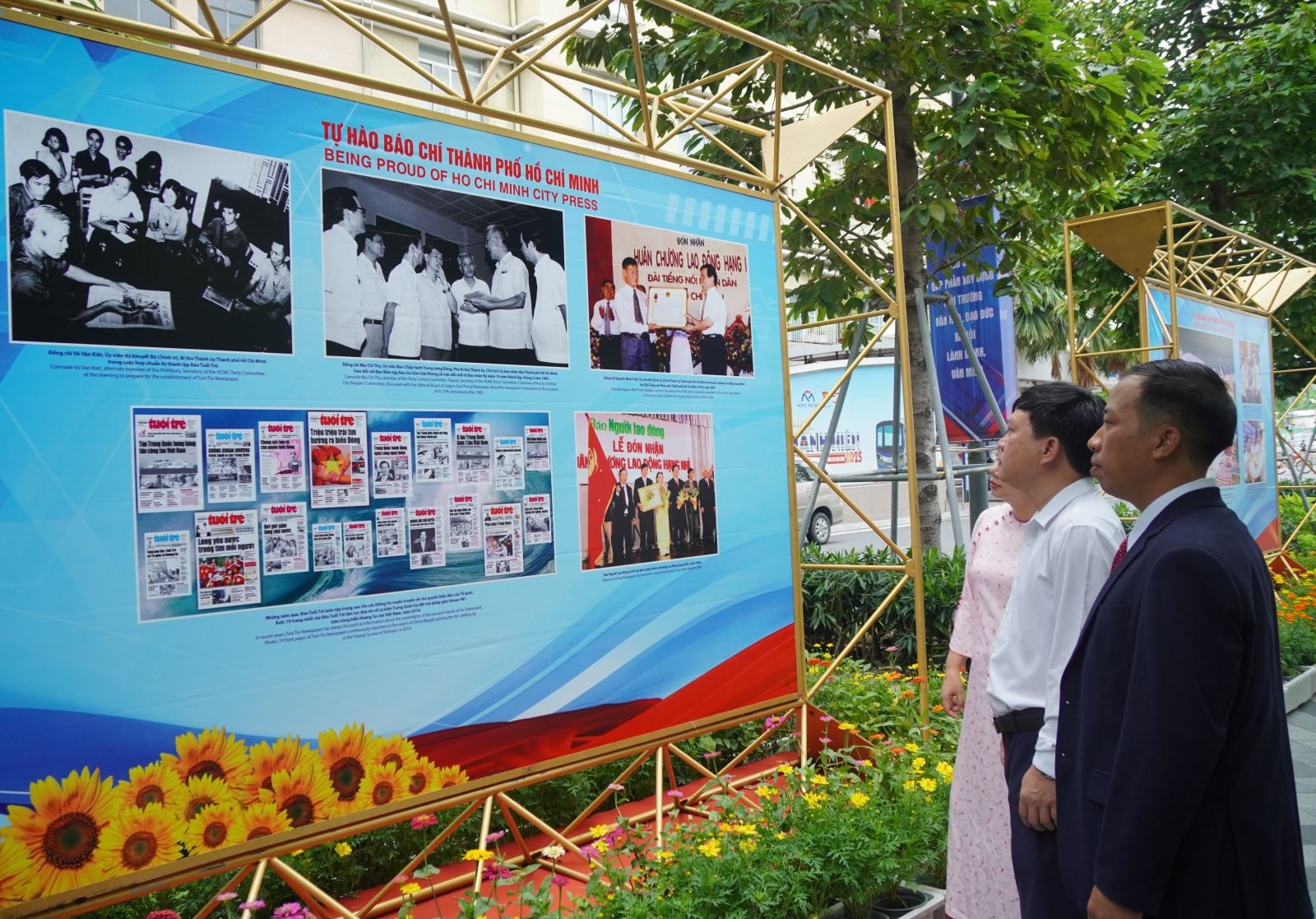 Triển lãm “Báo chí Cách mạng Việt Nam - Một thế kỷ đồng hành cùng dân tộc” tại Công viên Lam Sơn (Quận 1) kéo dài từ hôm nay đến ngày 21/6. Triển lãm “Báo chí Cách mạng Việt Nam - Một thế kỷ đồng hành cùng dân tộc” tại Công viên Lam Sơn (Quận 1) kéo dài từ hôm nay đến ngày 21/6.