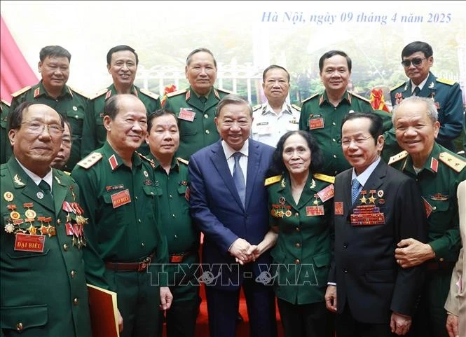 Tổng Bí thư Tô Lâm với các đại biểu. Ảnh: Trọng Đức/TTXVN