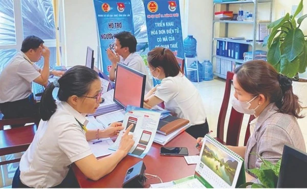 Ứng dụng eTax Mobile hỗ trợ thực hiện hoàn thuế nhanh chóng, thuận lợi.