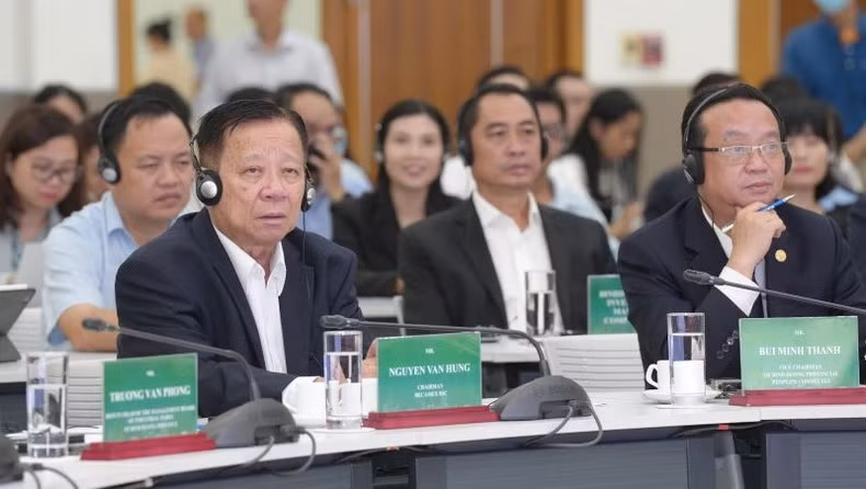 Lãnh đạo Ủy ban nhân dân tỉnh Bình Dương và lãnh đạo Tổng Công ty Becamex IDC tại hội thảo.