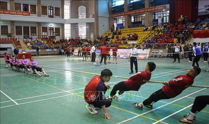 Đội Nghệ An và Hải Phòng tham gia thi đấu ở hạng cân 370 kg hỗn hợp tại lễ khai mạc. Đội Nghệ An và Hải Phòng tham gia thi đấu ở hạng cân 370 kg hỗn hợp tại lễ khai mạc.