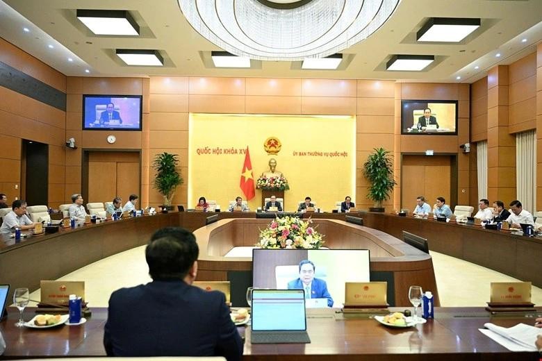 Một phiên họp Ủy ban Thường vụ Quốc hội. Một phiên họp Ủy ban Thường vụ Quốc hội.