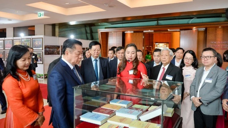 Triển lãm góp phần cổ vũ, động viên đội ngũ văn nghệ sĩ tiếp tục cống hiến.