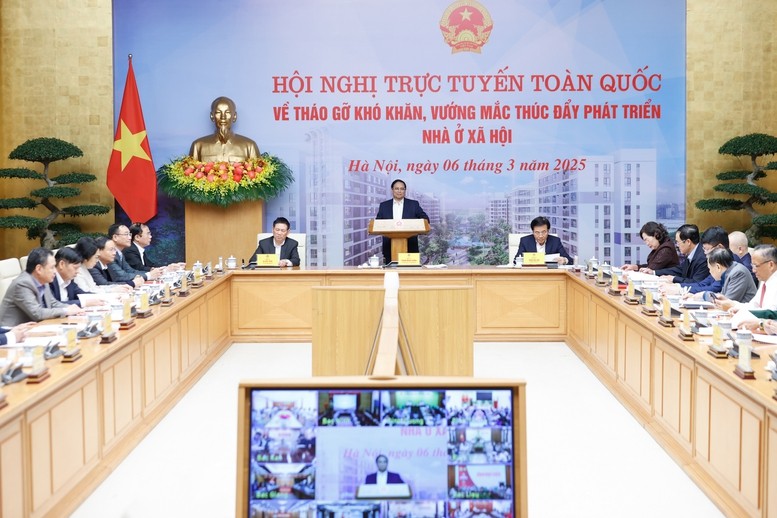 Về các kiến nghị, Thủ tướng giao VPCP tổng hợp, báo cáo để Chính phủ đề xuất có thẩm quyền với các nội dung vượt thẩm quyền của Chính phủ; trong đó có đề xuất ban hành nghị quyết của Chính phủ để thí điểm chỉ định thầu trong thực hiện dự án nhà ở xã hội - Ảnh: VGP/Nhật Bắc Về các kiến nghị, Thủ tướng giao VPCP tổng hợp, báo cáo để Chính phủ đề xuất có thẩm quyền với các nội dung vượt thẩm quyền của Chính phủ; trong đó có đề xuất ban hành nghị quyết của Chính phủ để thí điểm chỉ định thầu trong thực hiện dự án nhà ở xã hội - Ảnh: VGP/Nhật Bắc