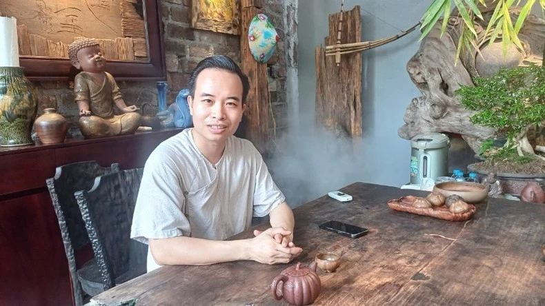 Bùi Văn Tự là nghệ nhân thuộc thế hệ trẻ nhưng đau đáu, miệt mài với lịch sử dân tộc.