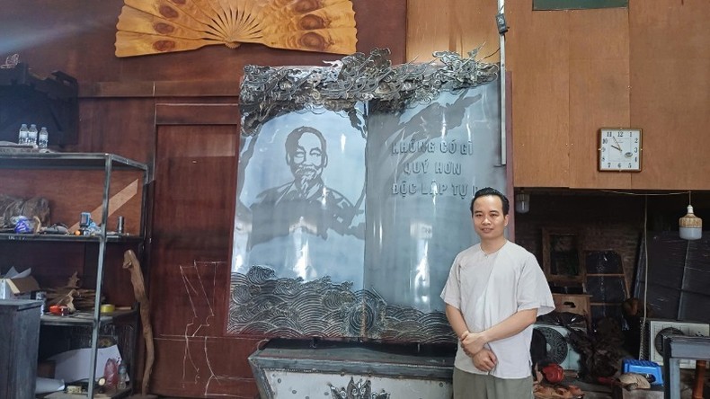 Tác phẩm đang được hoàn thiện những khâu quan trọng cuối cùng để chuyển vào Nghệ An. Tác phẩm đang được hoàn thiện những khâu quan trọng cuối cùng để chuyển vào Nghệ An.