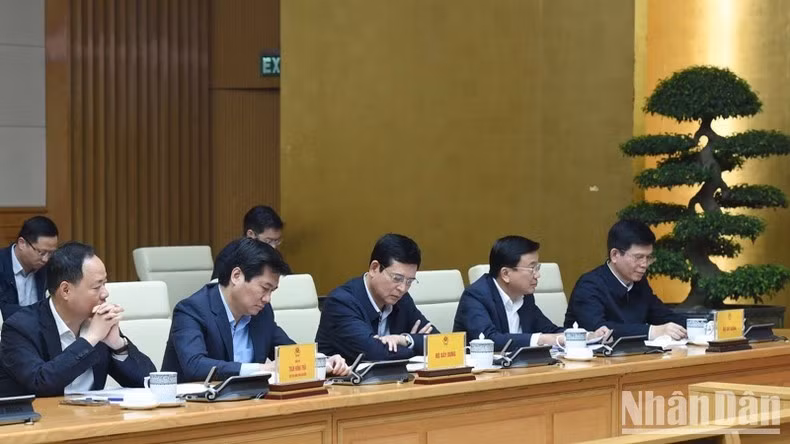 Đại diện lãnh đạo các bộ, ngành Trung ương tham dự Phiên họp. (Ảnh: TRẦN HẢI)