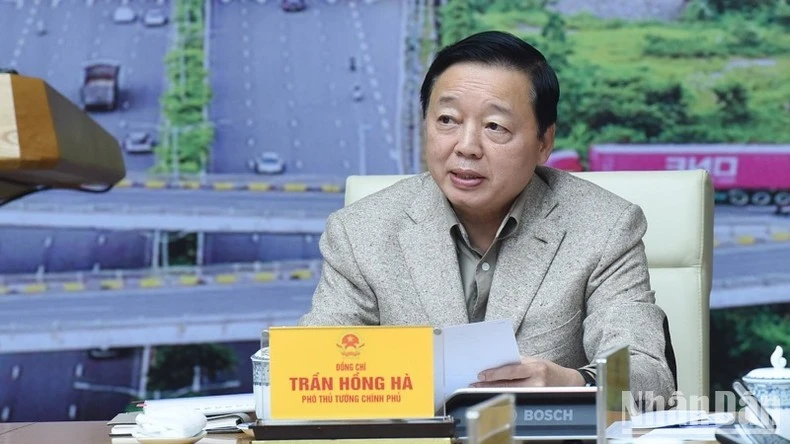 Phó Thủ tướng Chính phủ Trần Hồng Hà phát biểu ý kiến tại Phiên họp. (Ảnh: TRẦN HẢI)