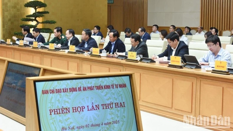 Lãnh đạo các bộ, ngành là thành viên Ban Chỉ đạo tham dự phiên họp. (Ảnh: TRẦN HẢI)