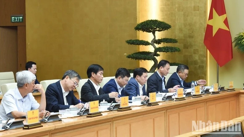 Các thành viên Ban Chỉ đạo tham dự phiên họp. (Ảnh: TRẦN HẢI)