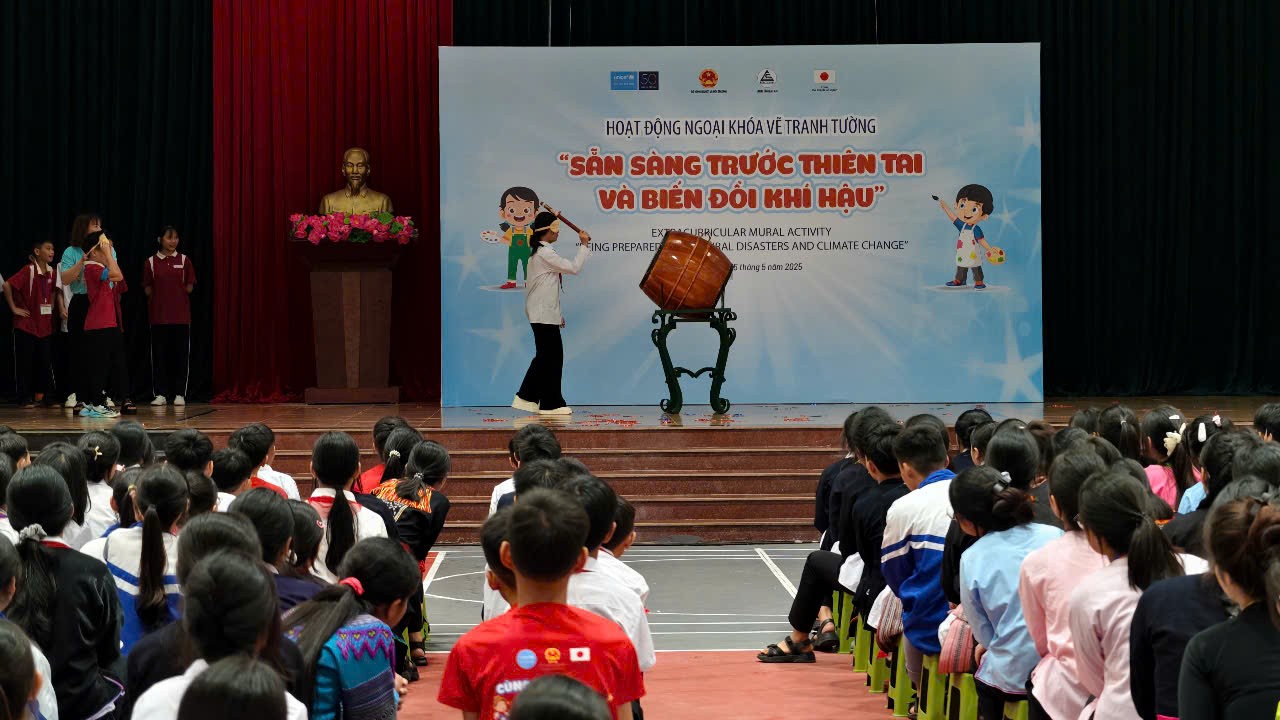 Phát động cuộc thi vẽ tranh tường. z6603366922708-3394bb7c6a2e5b775ef1db01843aba30.jpg