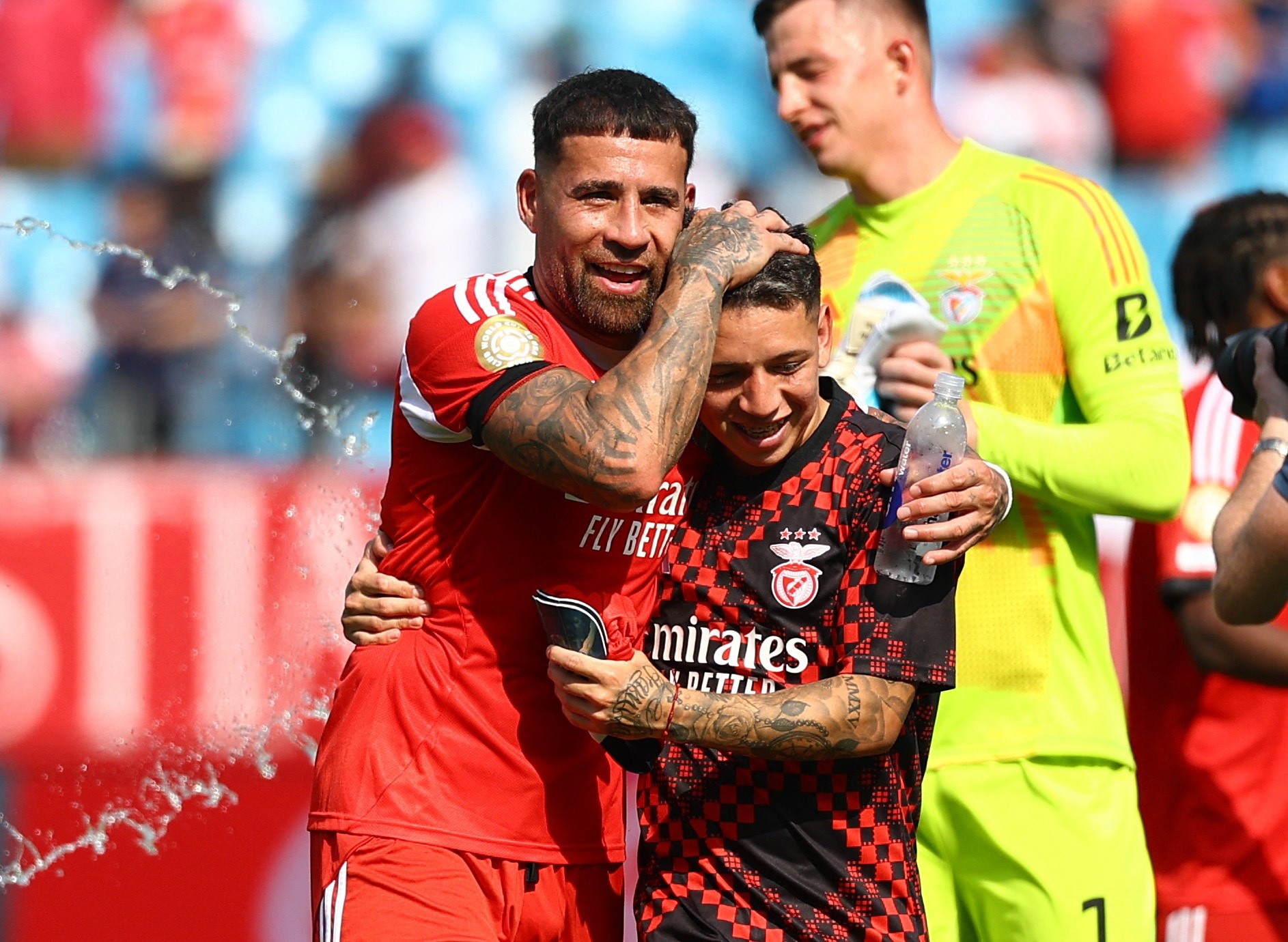 Benfica xuất sắc đánh bại đối thủ được đánh giá ở cửa trên. Benfica xuất sắc đánh bại đối thủ được đánh giá ở cửa trên.