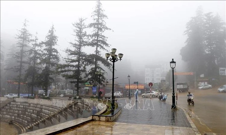 Bắc Bộ sáng và đêm mưa phùn. Ảnh: TTXVN
