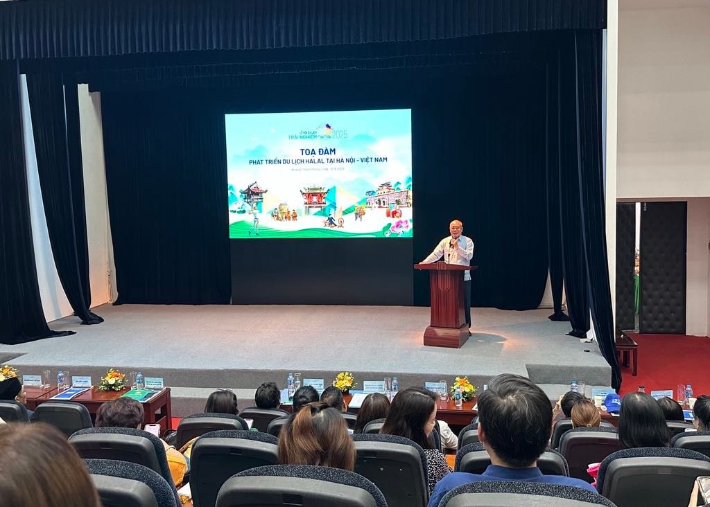 Chủ tịch Hiệp hội Du lịch Hà Nội Nguyễn Mạnh Thản phát biểu tại hội nghị. Chủ tịch Hiệp hội Du lịch Hà Nội Nguyễn Mạnh Thản phát biểu tại hội nghị.