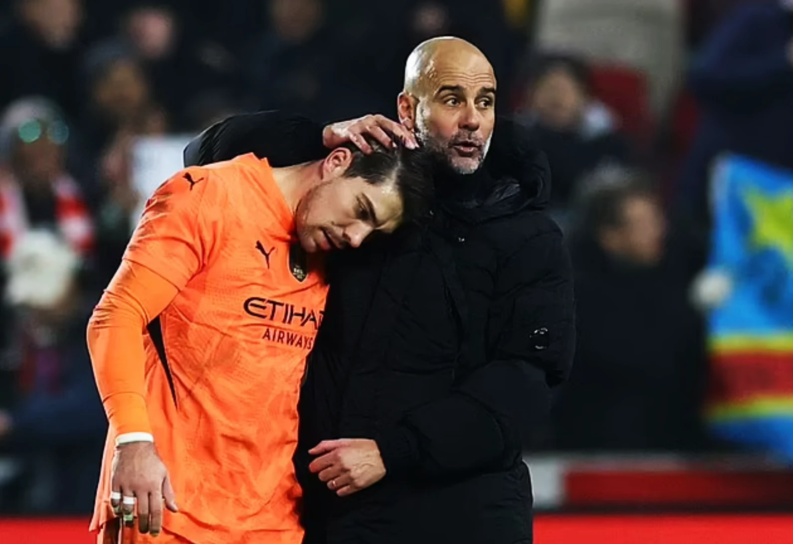 Manchester City cũng chỉ có được trận hòa 2 - 2 trước Brentford. Ảnh: DM