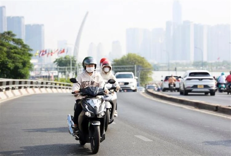 Miền Đông Nam Bộ tiếp tục nắng nóng. Ảnh: TTXVN