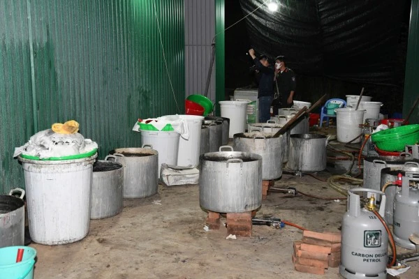 270 lít dung dịch được thu giữ.