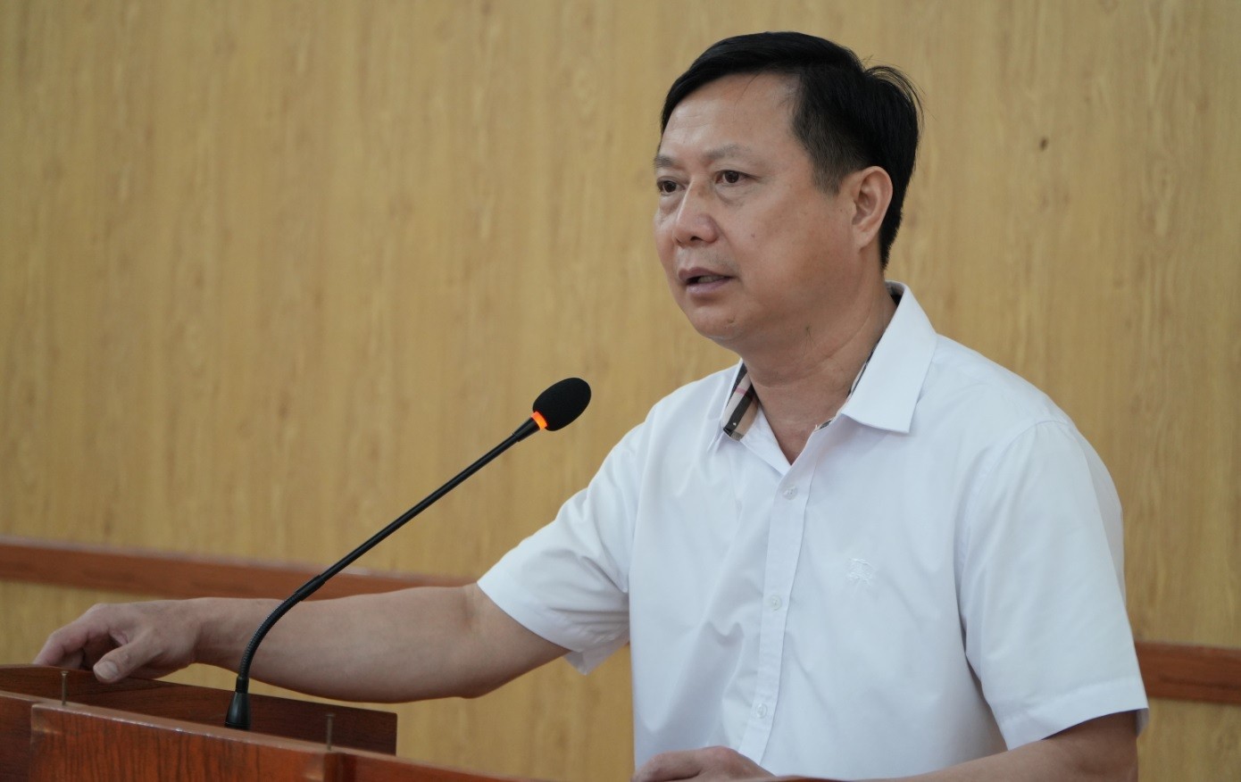 Lãnh đạo UBND huyện Bảo Yên phát biểu tại hội nghị. lanh-dao-huyen-bao-yen-tra-loi-lam-ro-them-cac-y-kien-cua-hoi-vien-phu-nu.jpg