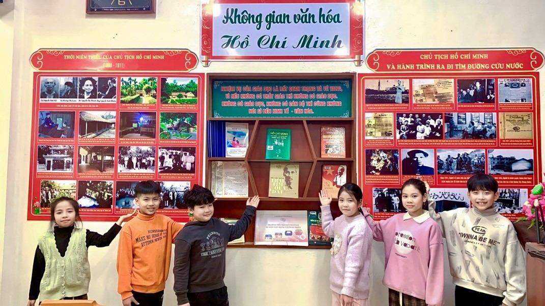 Góc không gian văn hóa Hồ Chí Minh tại Phòng Truyền thống của nhà trường. le-van-tam-2.jpg
