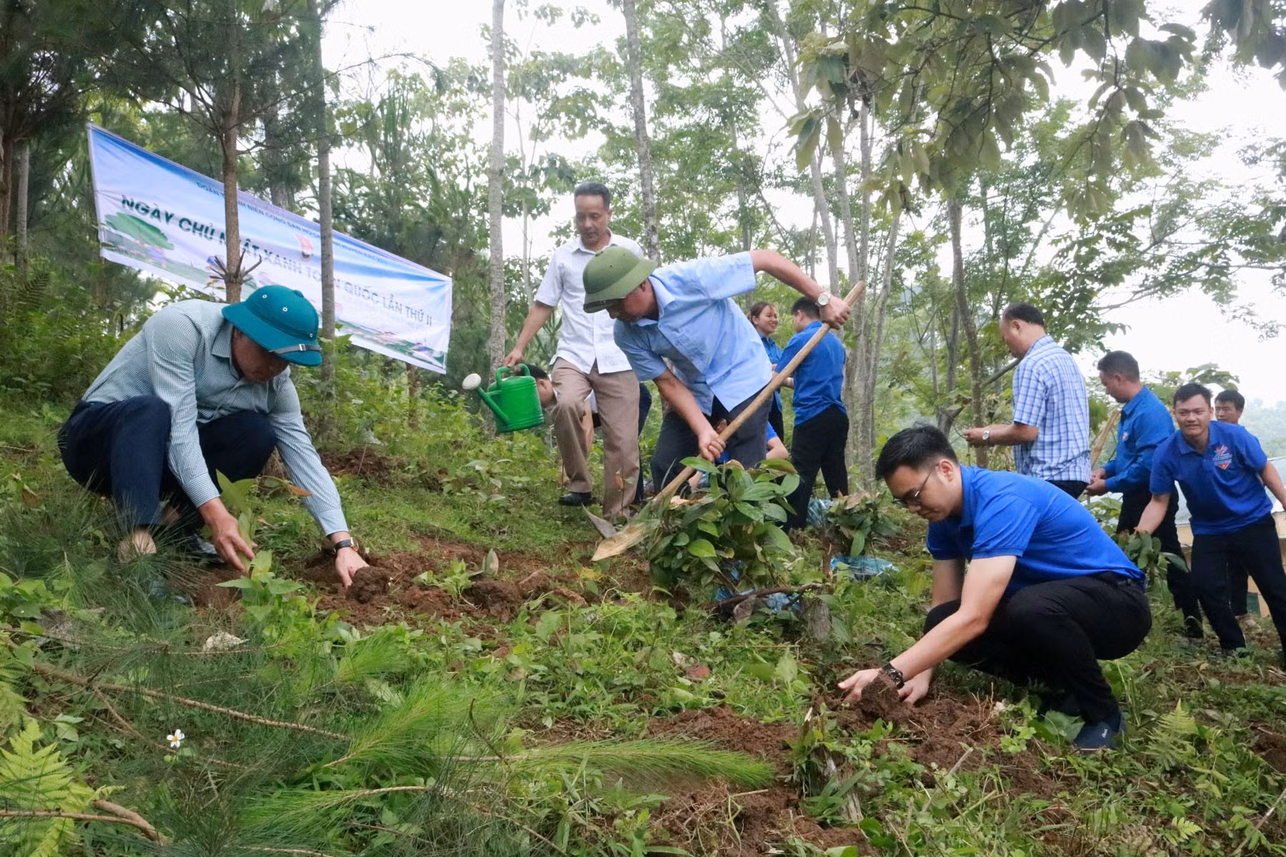 Phấn đấu hoàn thành các chỉ tiêu phát triển kinh tế - xã hội.jpg