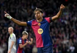 Yamal ăn mừng tuyệt phẩm vào lưới Benfica. Ảnh: UEFA