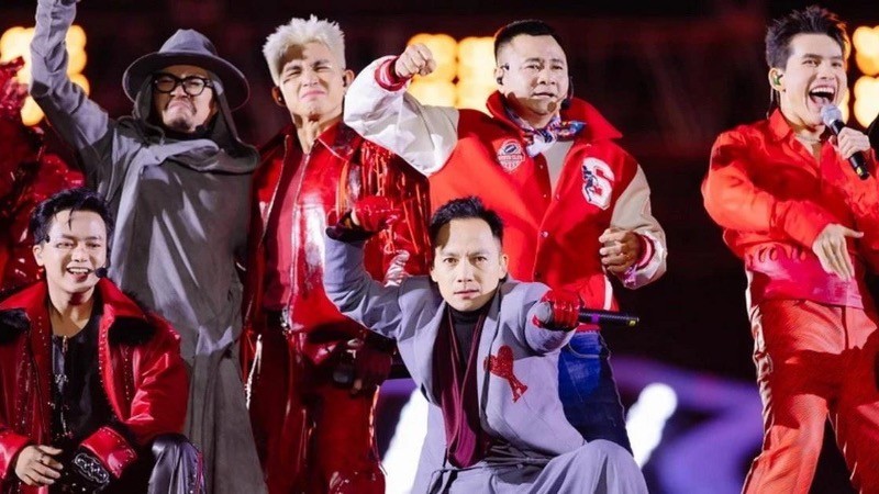 Concert “Anh trai vượt ngàn chông gai” có sức hút chưa từng thấy tại showbiz Việt. anh-trai-vuot-ngan-chong-gai2jpg-6131-854-1367.jpg
