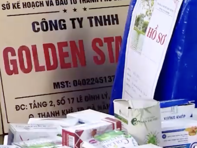 Cơ quan điều tra thu giữ tang vật. Cơ quan điều tra thu giữ tang vật.
