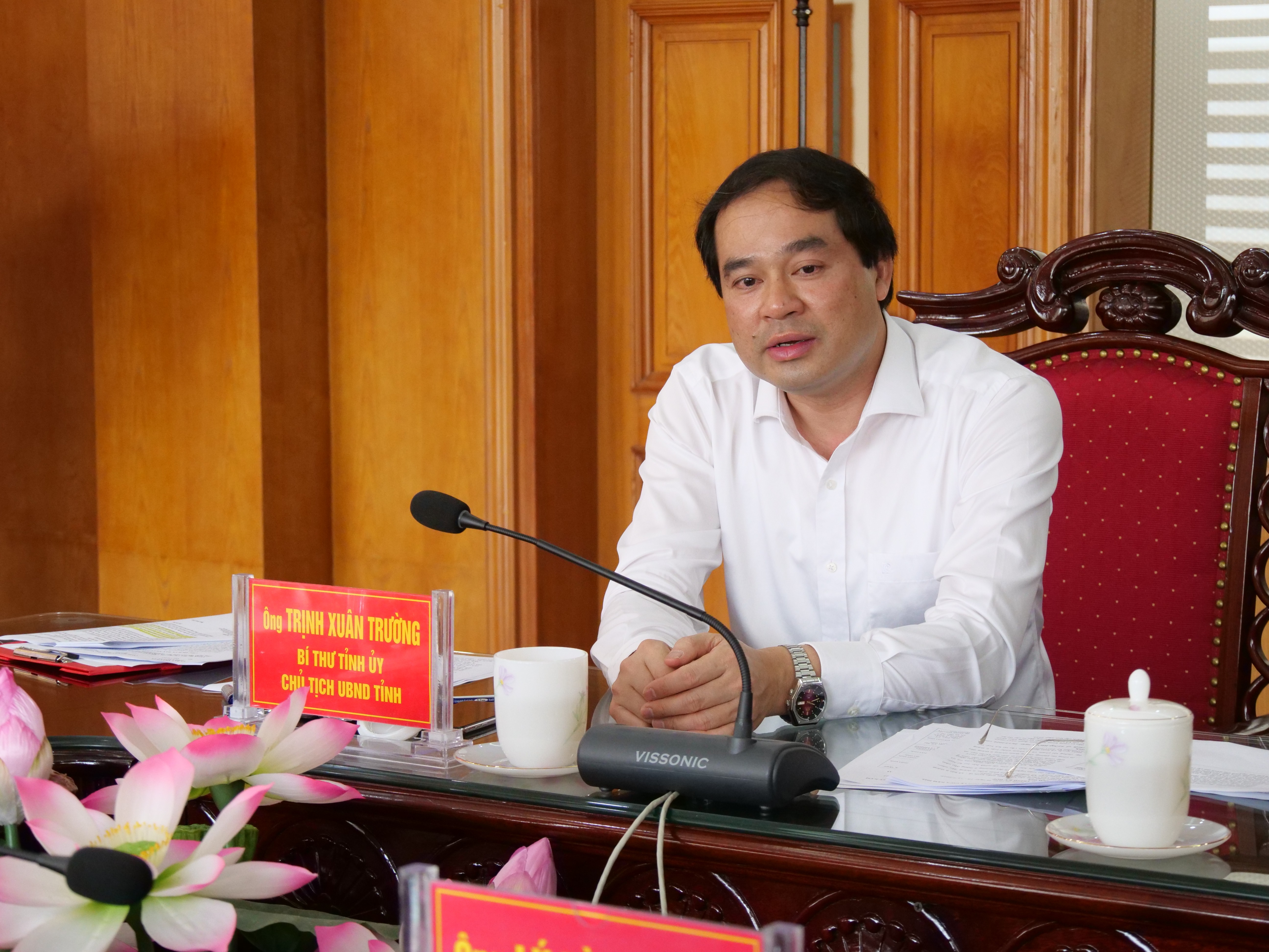 Đồng chí Trịnh Xuân Trường, Bí thư Tỉnh ủy, Chủ tịch UBND tỉnh phát biểu tại phiên họp. p1149144.jpg
