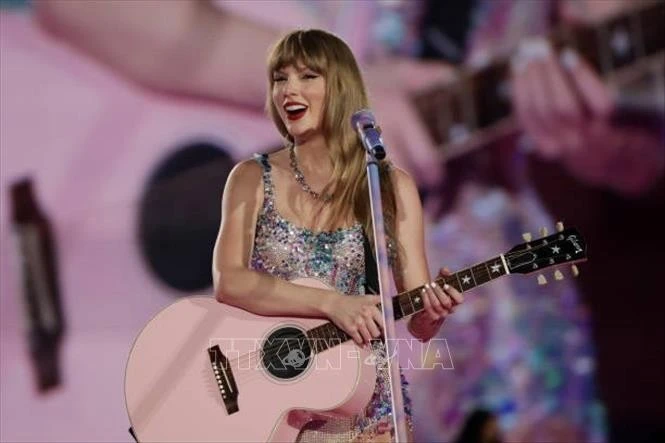 Nữ ca sĩ Taylor Swift biểu diễn ở Singapore ngày 2/3/2024. Ảnh: Getty Images/TTXVN