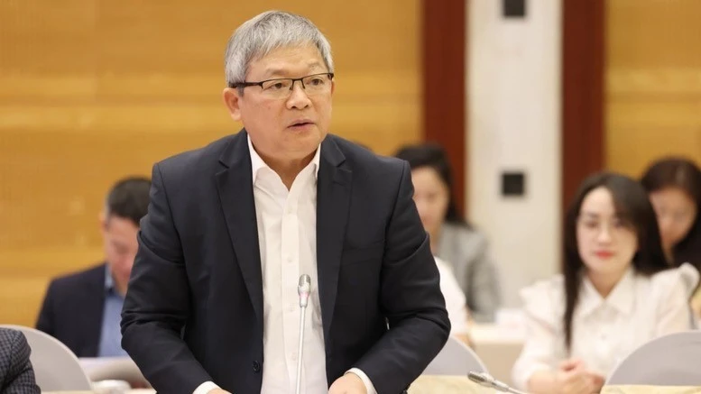 Thiếu tướng Hoàng Anh Tuyên, Phó Chánh Văn phòng, Người phát ngôn Bộ Công an tại họp báo Chính phủ thường kỳ. (Ảnh: VGP)