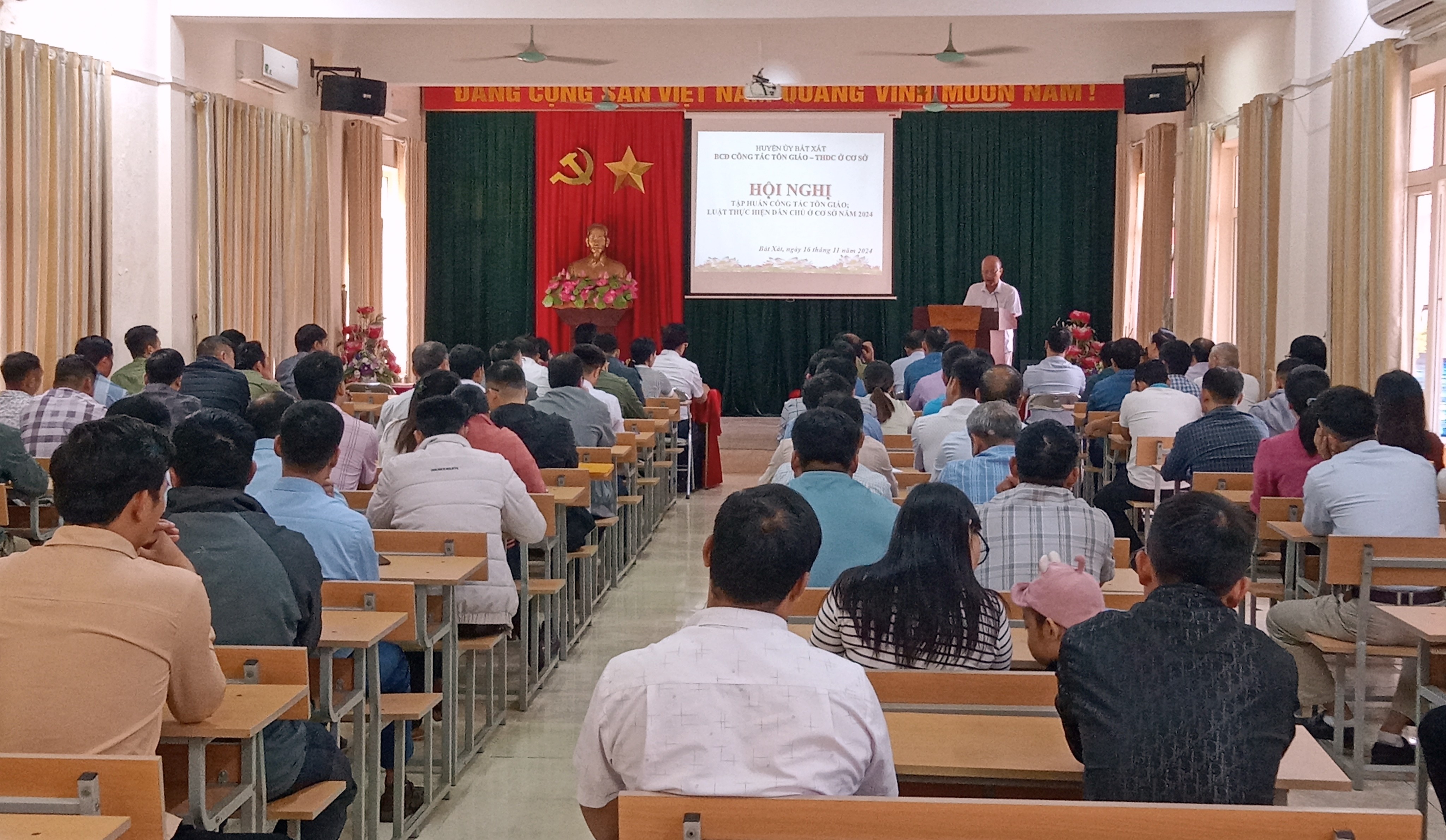 Quang cảnh lớp tập huấn. img-20241116-080227.jpg